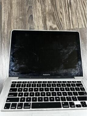 Apple MacBook Pro 13" 2009 Core 2 Duo 2.26 FOR PARTS/REPAIR UNTESTED READ
